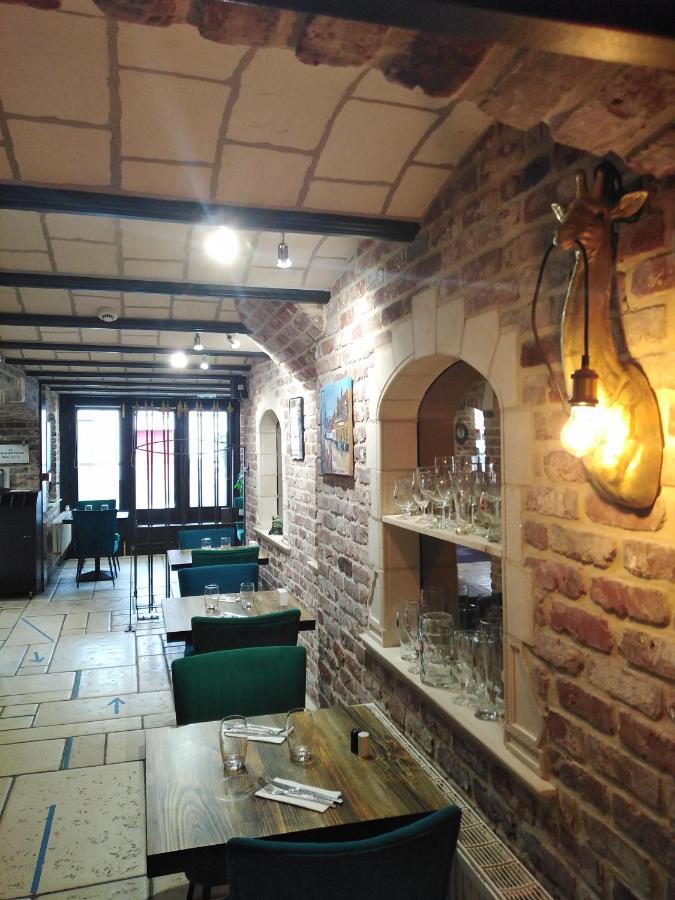 Hotel Les Remparts La Madelaine-sous-Montreuil Zewnętrze zdjęcie